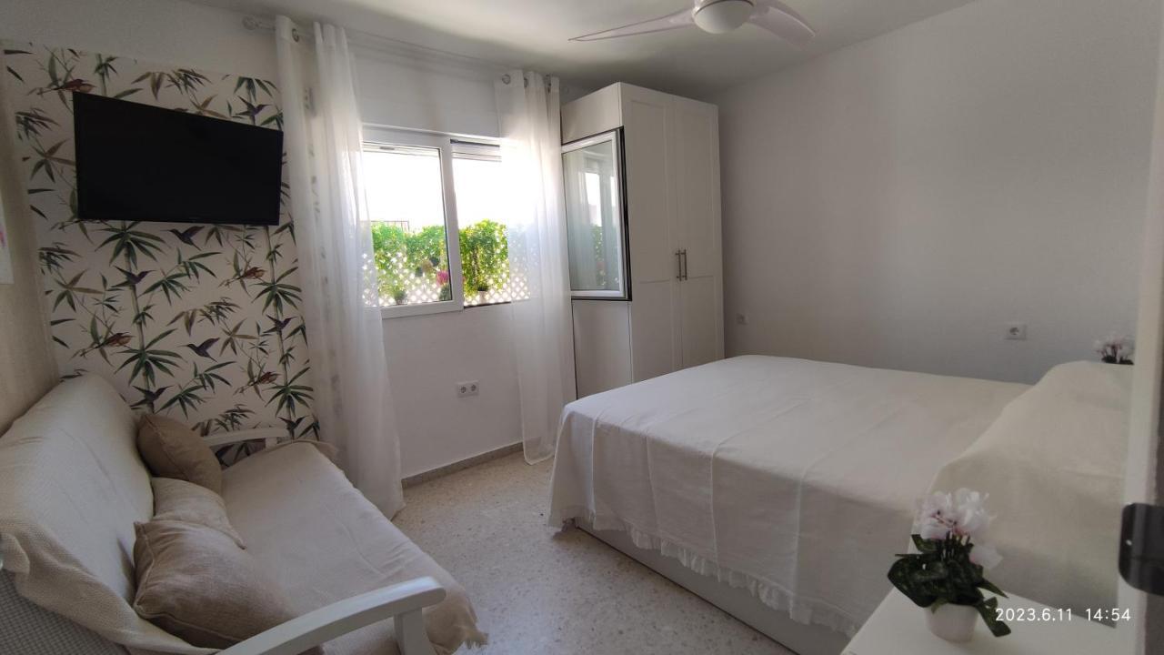 Rosalia Playa San Cristobal Wifi Netflix Almunecar