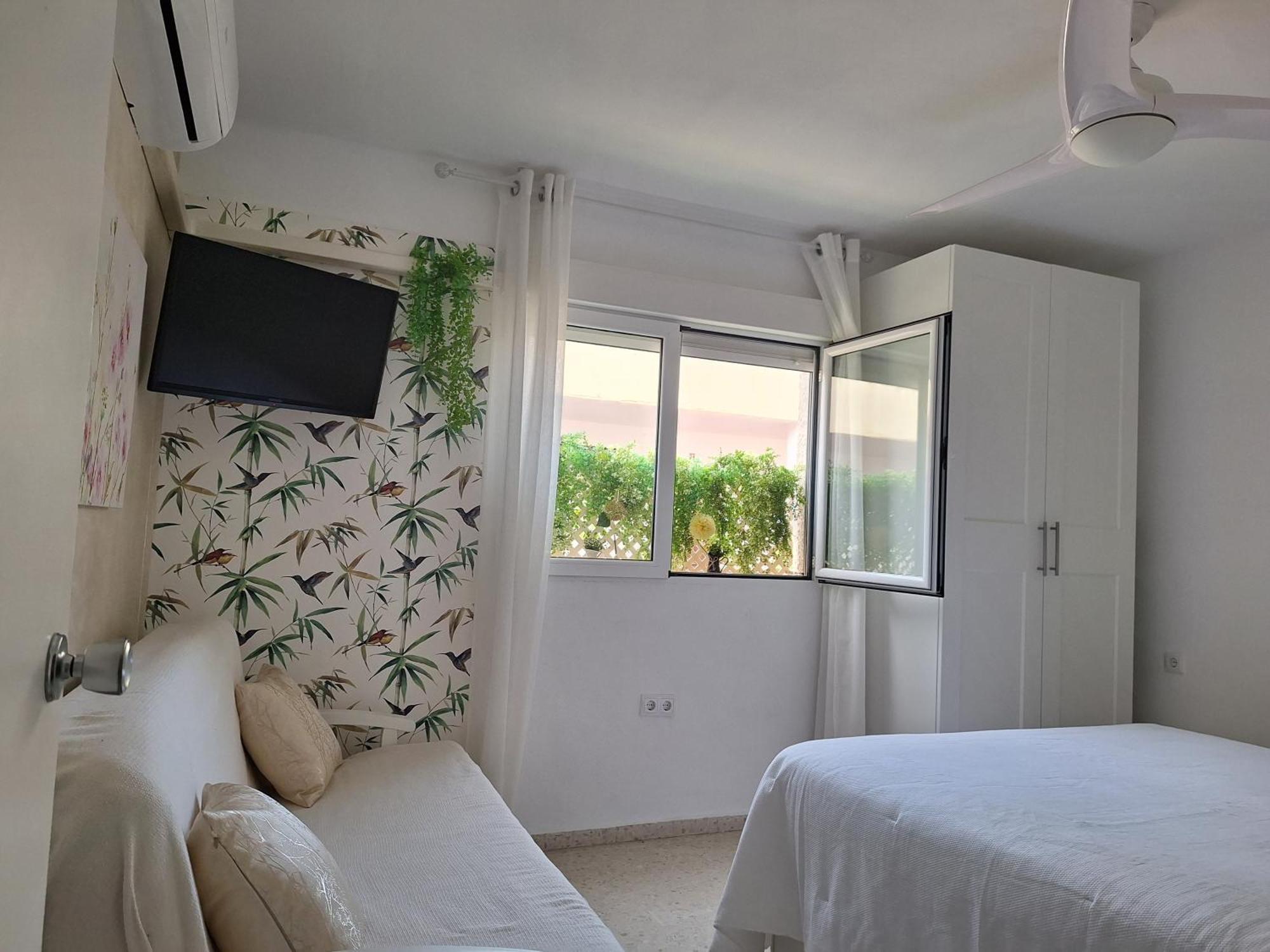 Rosalia Playa San Cristobal Wifi Netflix
