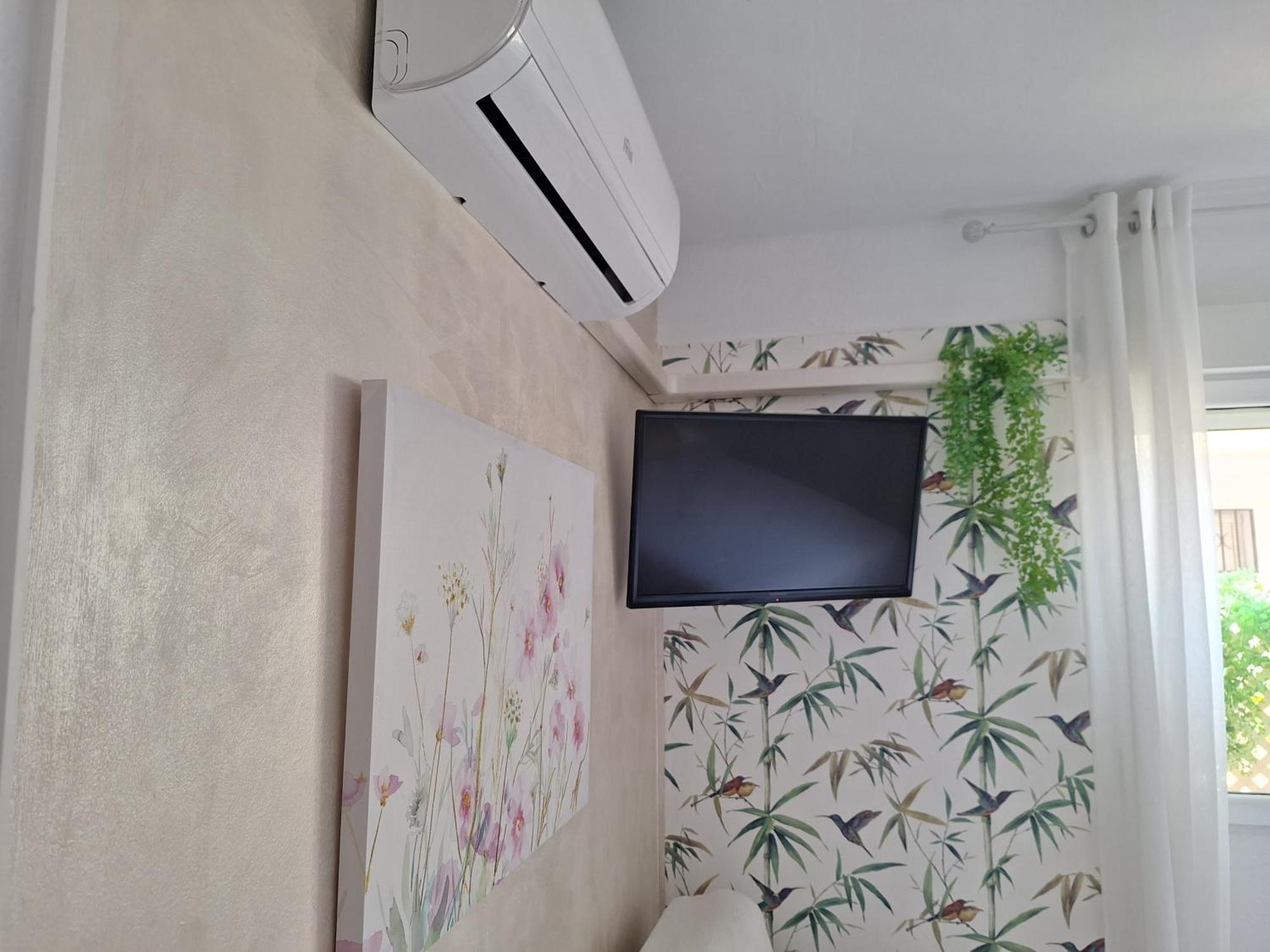 Apartamento Rosalia Playa San Cristobal Wifi Netflix Almuñécar